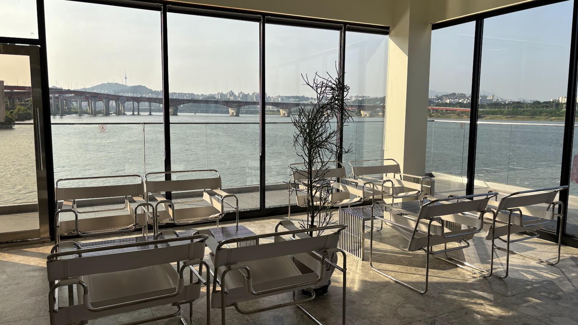 7 Best Scenic View Cafes in Seoul: Where Design Meets Panorama