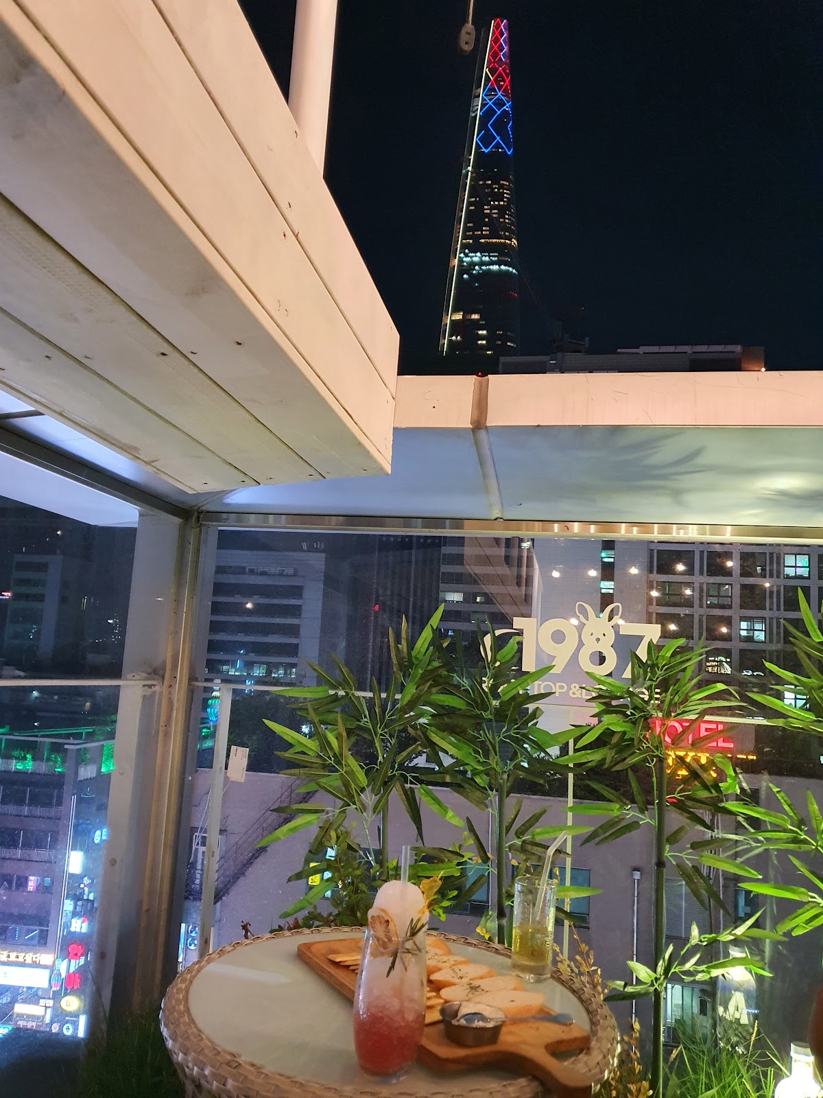 7 Design Rooftop Cafes in Seoul for Cherry Blossom Season: Elevated Aesthetic Spaces