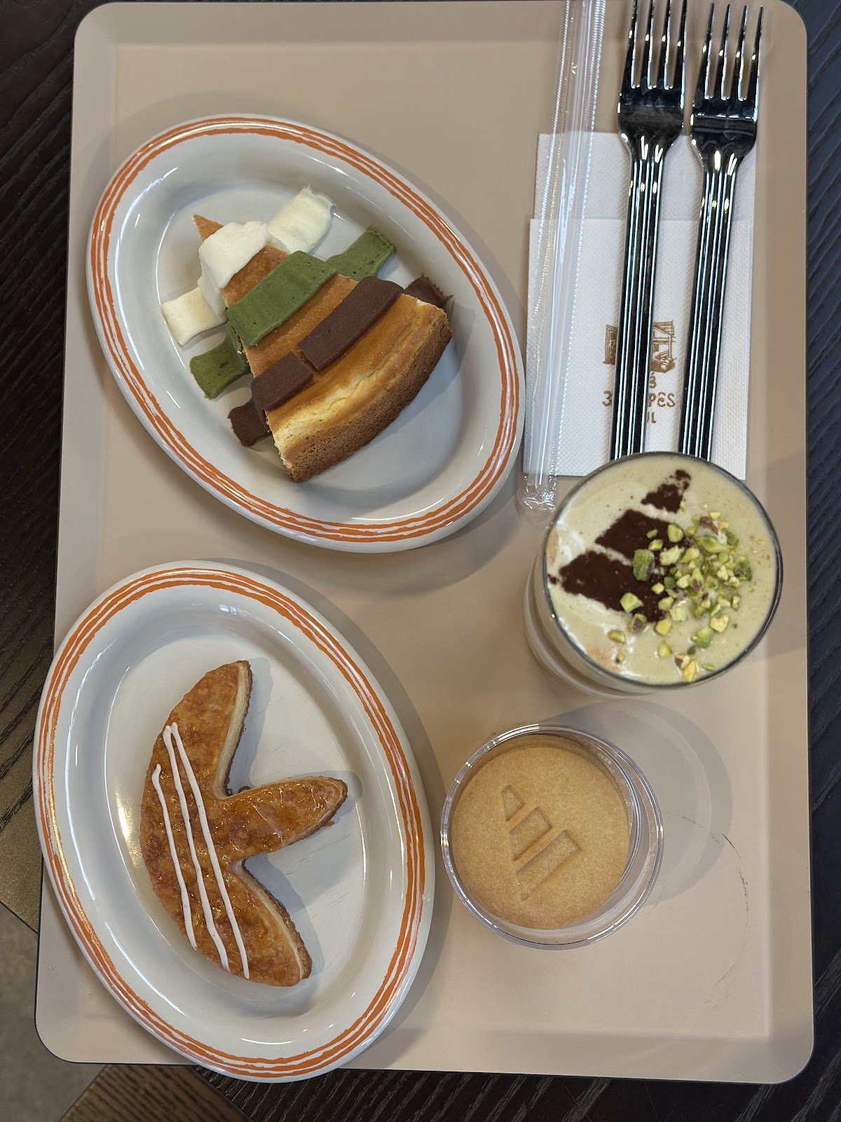 CAFÉ 3 STRIPES SEOUL 3