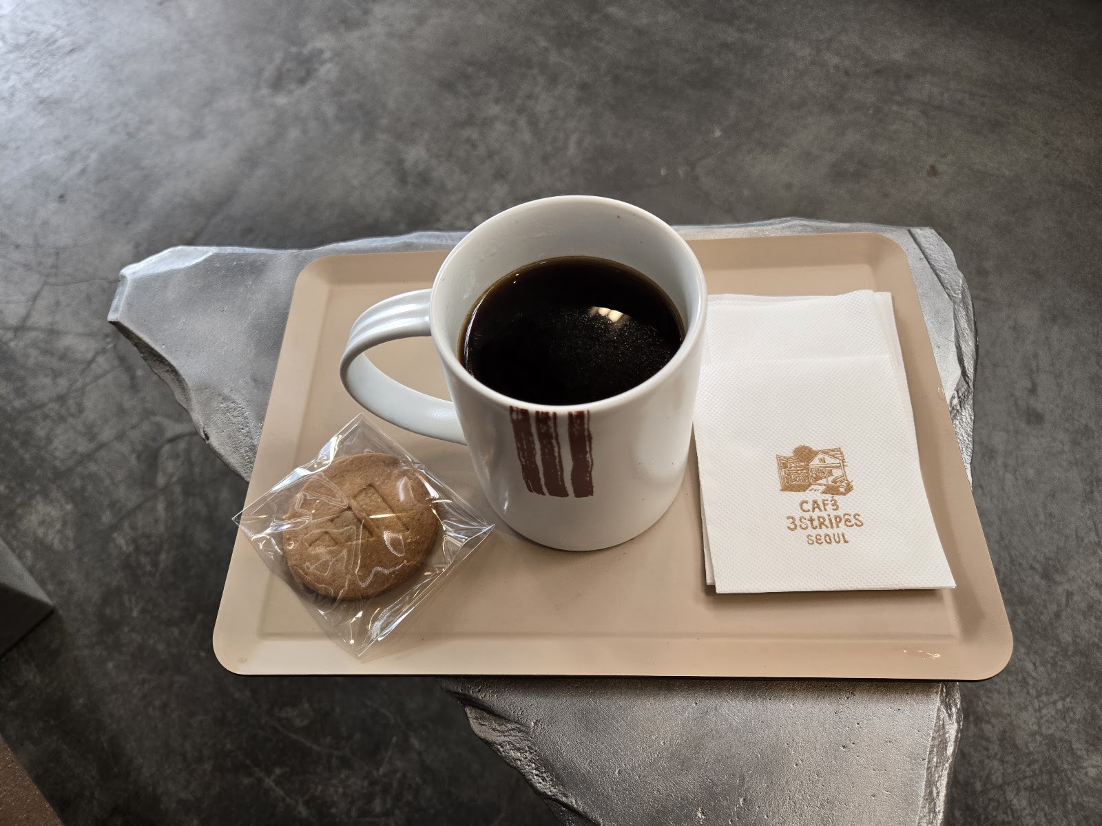 CAFÉ 3 STRIPES SEOUL 4