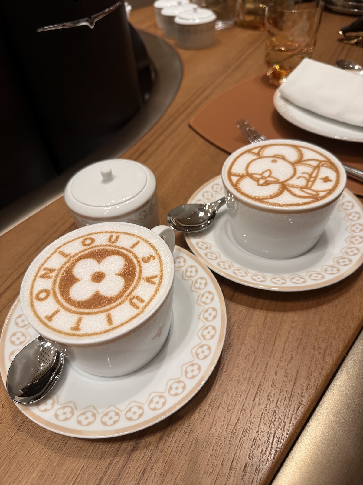 르 카페 루이 비통 (Le Café Louis Vuitton) 3