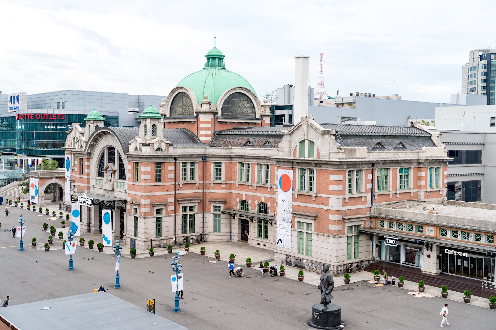 Historic Seoul building from the industrial era — the architectural character of Changsin-dong's older buildings shares this quality of functional structures that have outlasted their original context