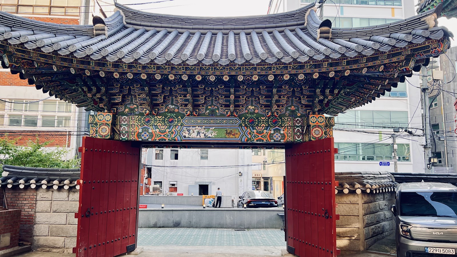 韓国色童博物館 — 伝統のカラーと織物文化