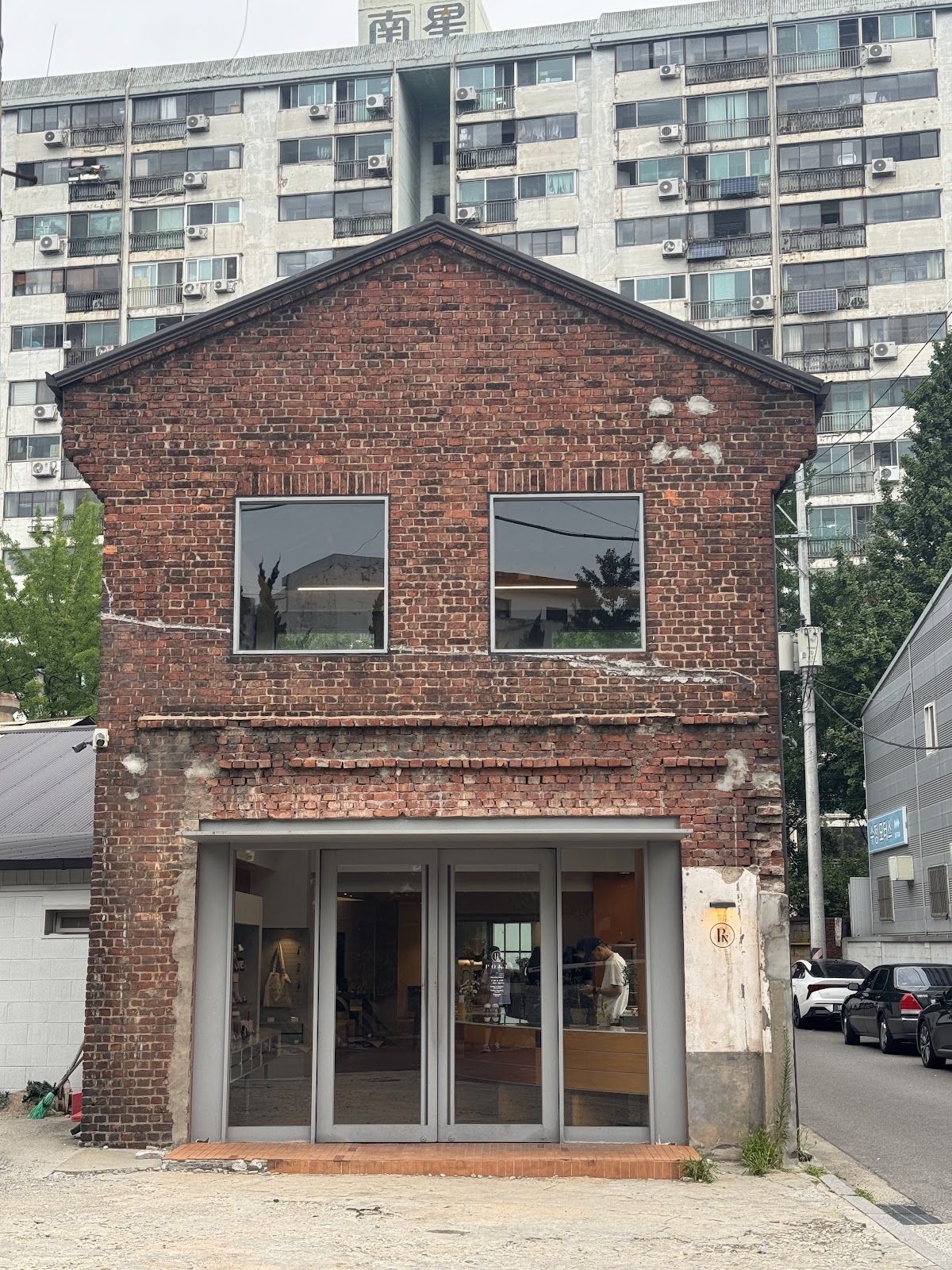 Pont Cafe's quiet atmosphere