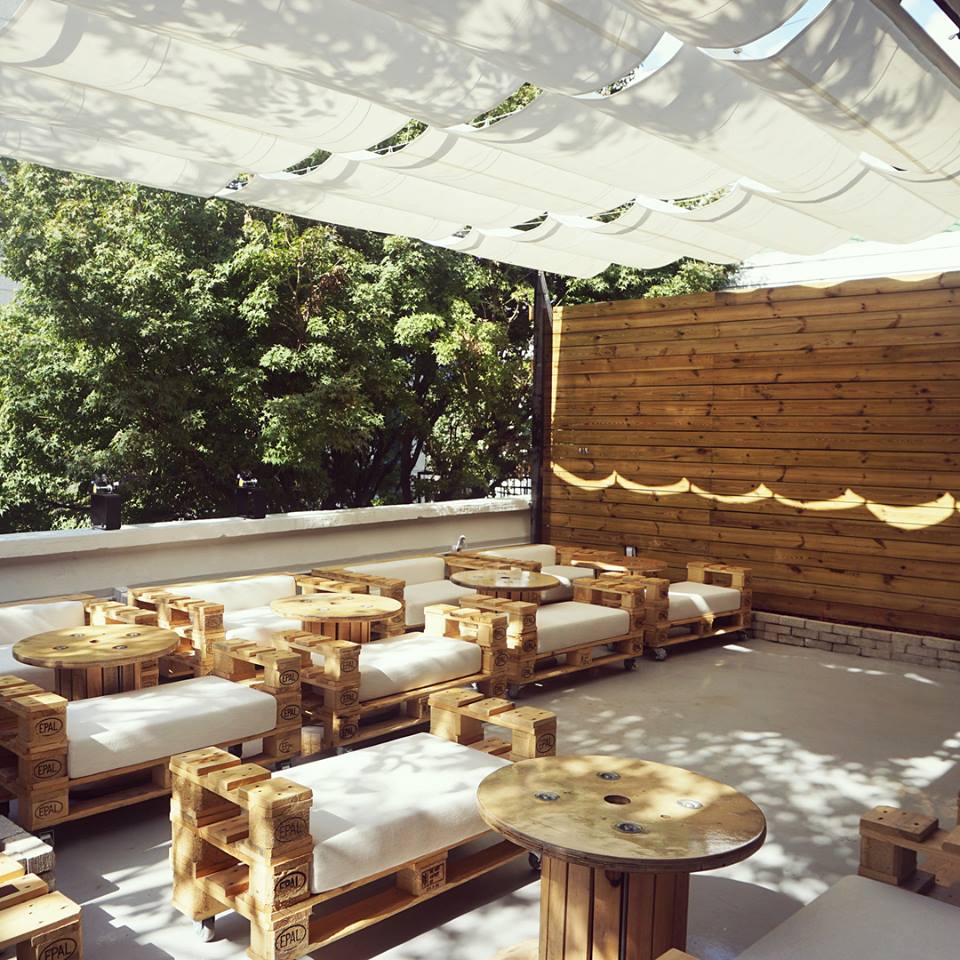 Han River Park Outdoor Cafe