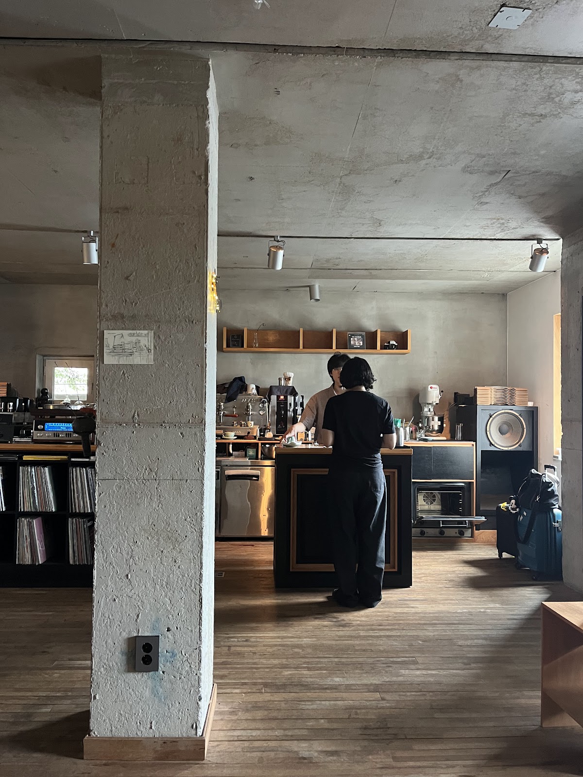 ZakiLove — Vinyl LP Cafe in Huam-dong